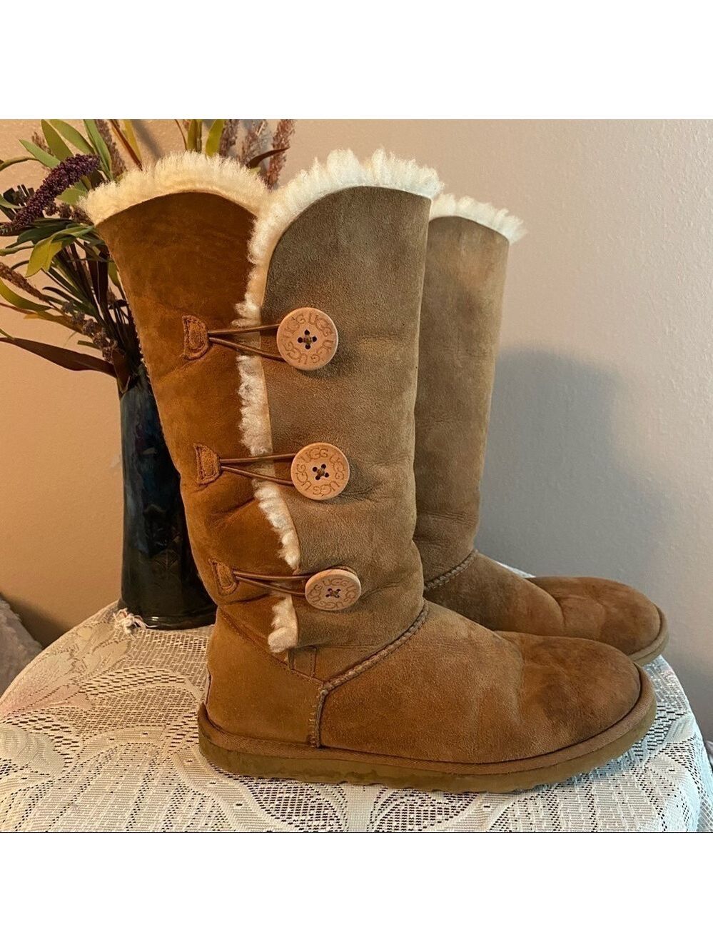 UGG Boots Women’s Size 9 Chestnut Brown Bailey Button Triplet Mid Calf boot